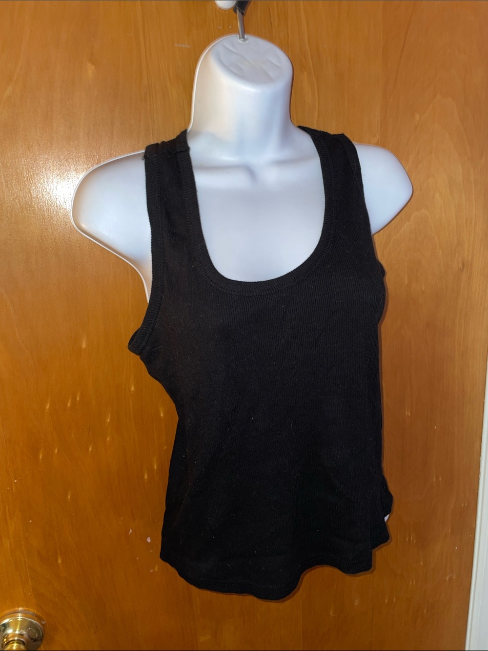 Black Ribbed Tank 🖤 - Picture 8 of 10